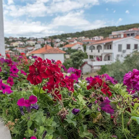 Ferienwohnung Fuer 2 Personen 1 Kind Ca 35 Qm In Okrug Gornji, Dalmatien Mitteldalmatien Apartment Trogir