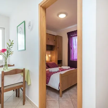Ferienwohnung Fuer 2 Personen 1 Kind Ca 35 Qm In Okrug Gornji, Dalmatien Mitteldalmatien Trogir