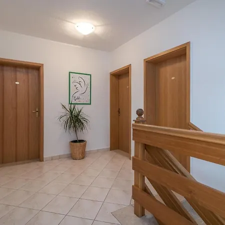 Ferienwohnung Fuer 2 Personen 1 Kind Ca 35 Qm In Okrug Gornji, Dalmatien Mitteldalmatien * Trogir